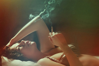 Зажженная на экране сигарета активирует у зрителя те же участки мозга, что и при настоящем курении