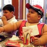 Для решения детского ожирения в семье можно обойтись только лечением родителей