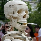 Онищенко: курение на остановках и стадионах нужно запретить