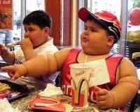 Для решения детского ожирения в семье можно обойтись только лечением родителей