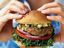 Гордость за себя подталкивает людей к нездоровому питанию