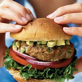 Гордость за себя подталкивает людей к нездоровому питанию